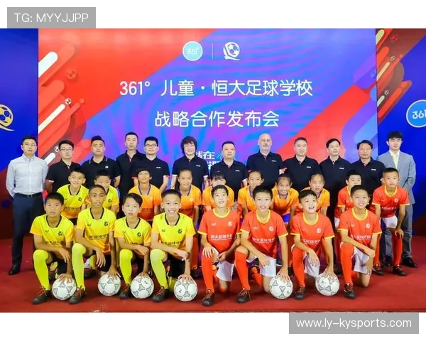 足球联赛在青训扶持中推动俱乐部建立家校社区三方合作网络保障球员成长 足球联赛在青训扶持中推动俱乐部建立家校社区三方合作网络保障球员成长